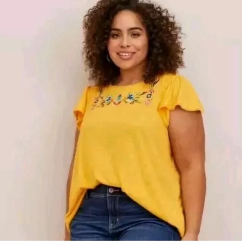 *sold* Torrid 4 Disney Encanto Yellow Embroidered Women's Top NWOT
